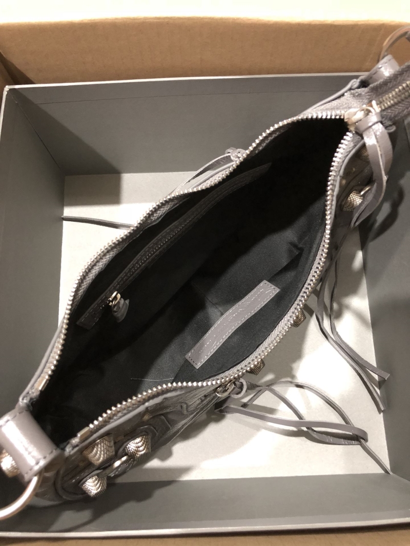 Ba1en*iaga le cagole bags